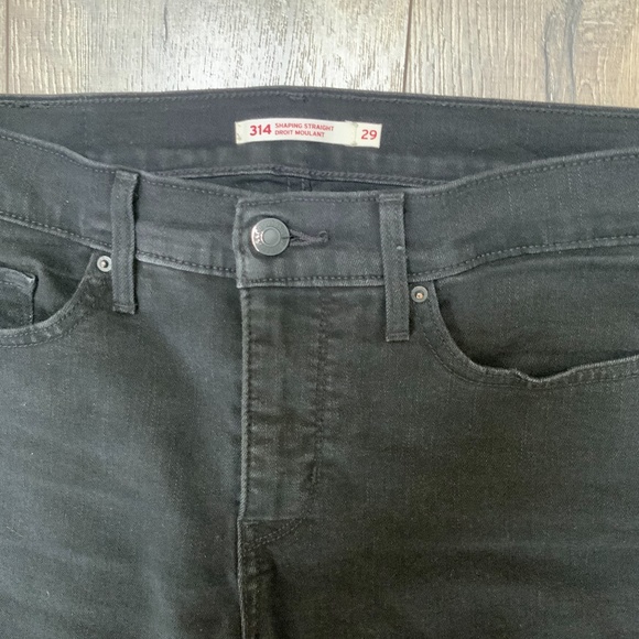 Levi’s 314 Straight Leg Raw Hem Jeans - Picture 4 of 6